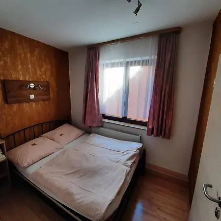 Zur Linde Guest house