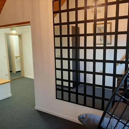 Zur Linde 3*