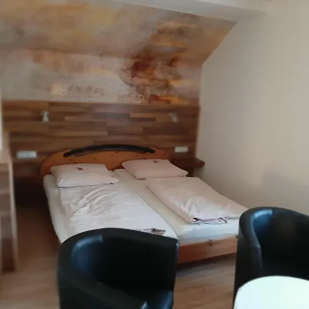 Zur Linde Guest house 3*