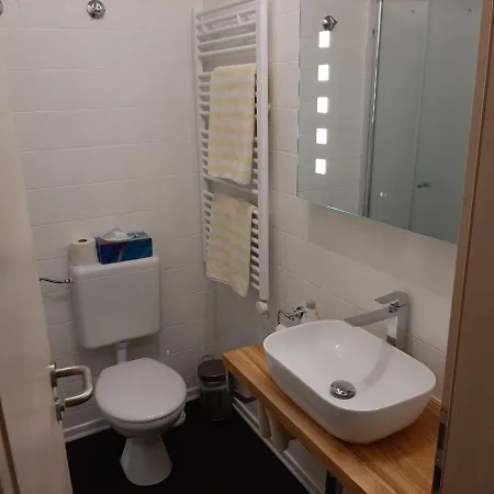 Zur Linde Guest house